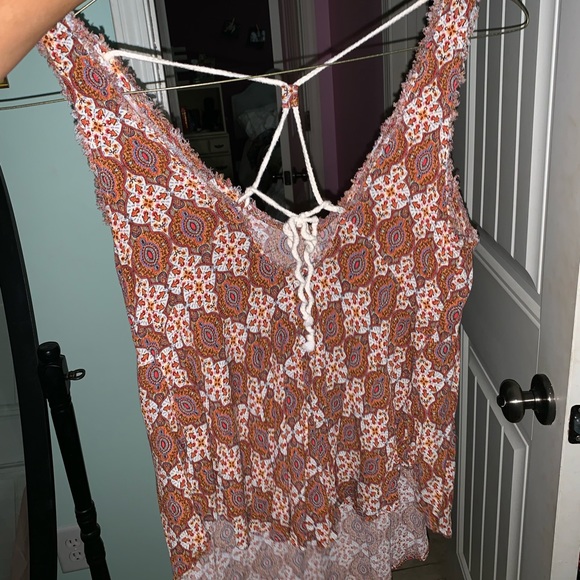 ⭐️patterned tank top⭐️ - Picture 4 of 5